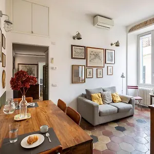 Colosseo Apartment- Heart Of Rione Monti Apartamento
